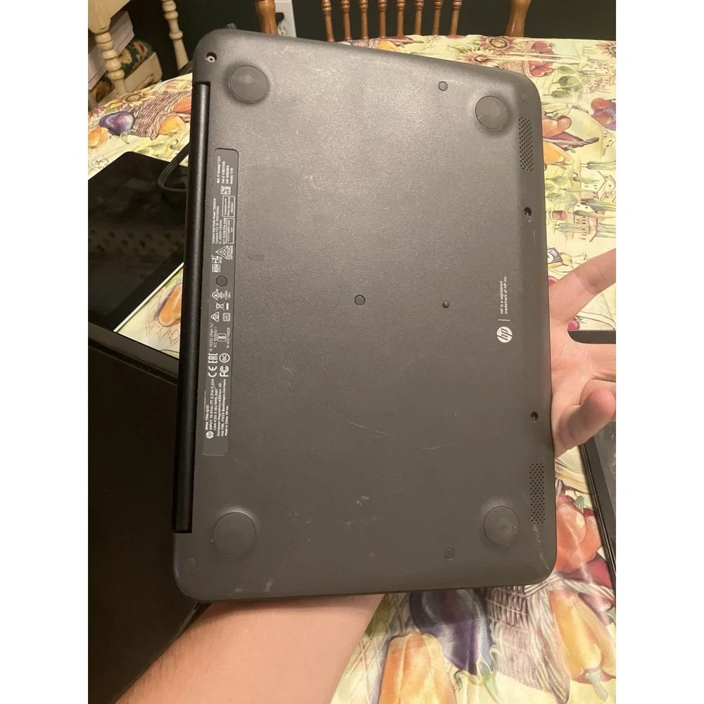 Lot of 4 devices for parts or repair. Apple - iPad - computer-Dell-Samsung